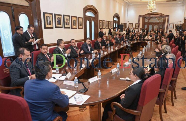 Entrega Lalo Gattás informe por escrito al Cabildo de Victoria