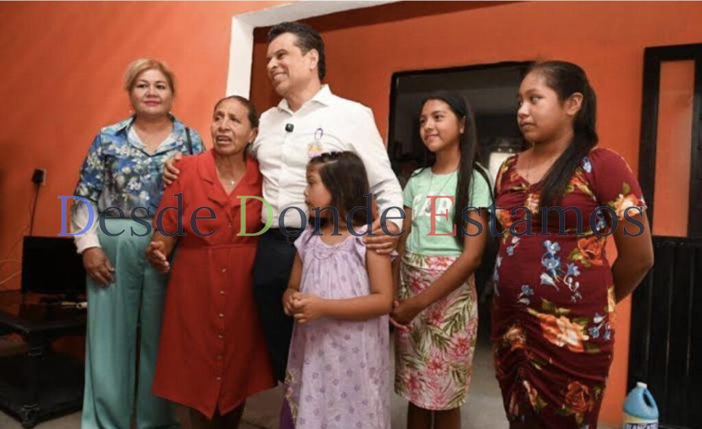 Entrega Lalo Gattás vivienda a familia de la Esfuerzo Popular