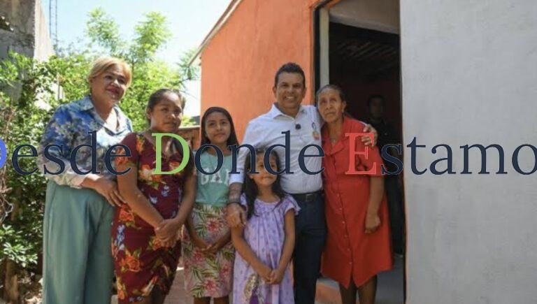 Entrega Lalo Gattás vivienda a familia de la Esfuerzo Popular