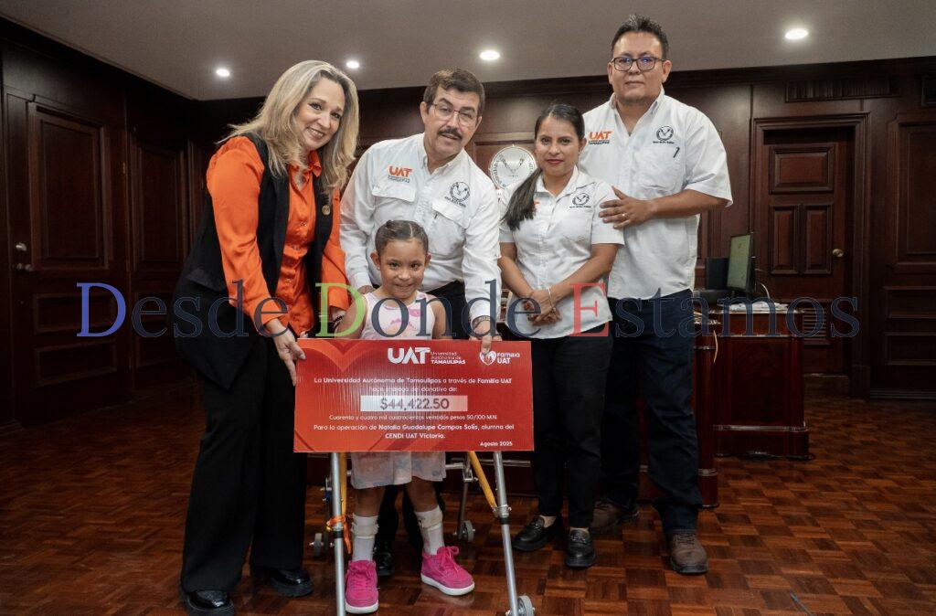 Familia UAT entrega donativo en apoyo a la salud de la pequeña Natalia