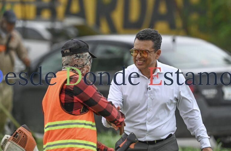 Supervisa alcalde trabajos de limpieza en vialidades de la Capital