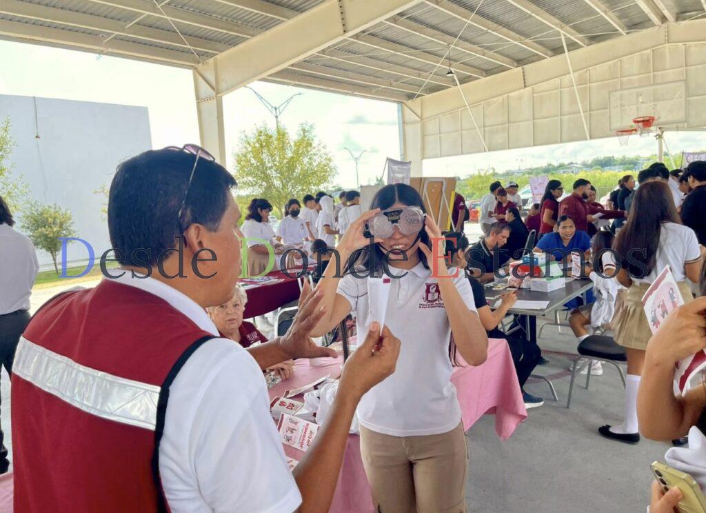 IMJUVE acerca programas y servicios a estudiantes