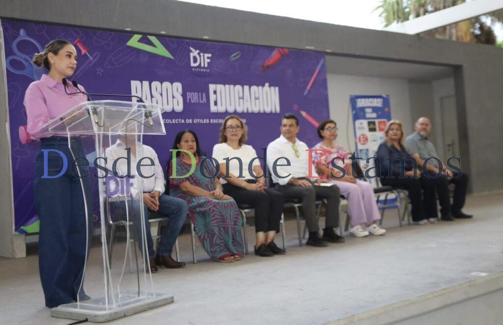 Entregan Lalo y Lucy 2,500 kits escolares