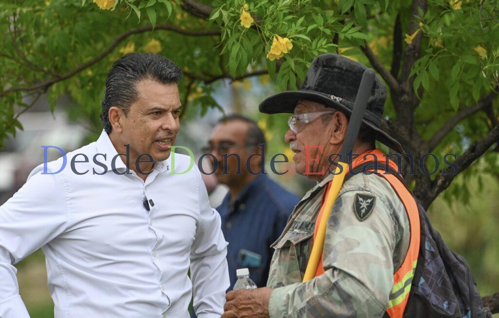 Supervisa alcalde trabajos de limpieza en vialidades de la Capital