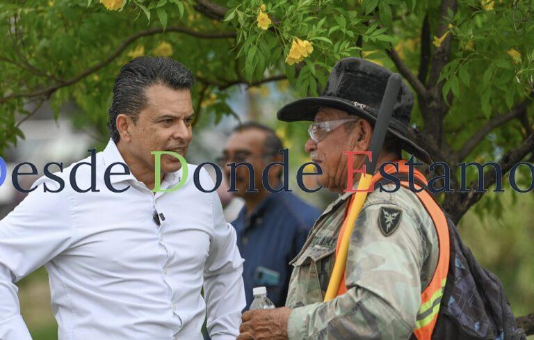 Supervisa alcalde trabajos de limpieza en vialidades de la Capital