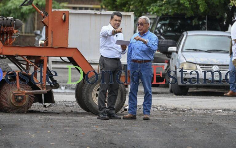 Evalúa alcalde avances en pavimentación
