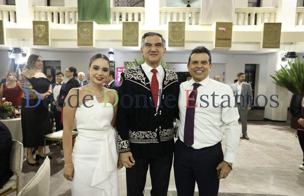 Asisten Lalo y Lucy a ceremonia de Grito de Independencia