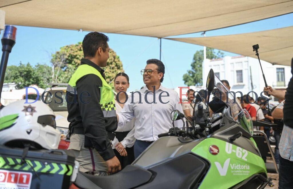 Entrega alcalde 23 unidades motrices a áreas prioritarias del municipio