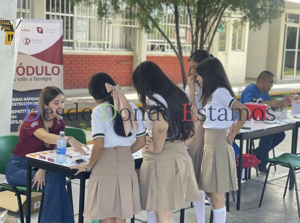 Atienden a jóvenes del CONALEP con campaña de salud sexual y reproductiva