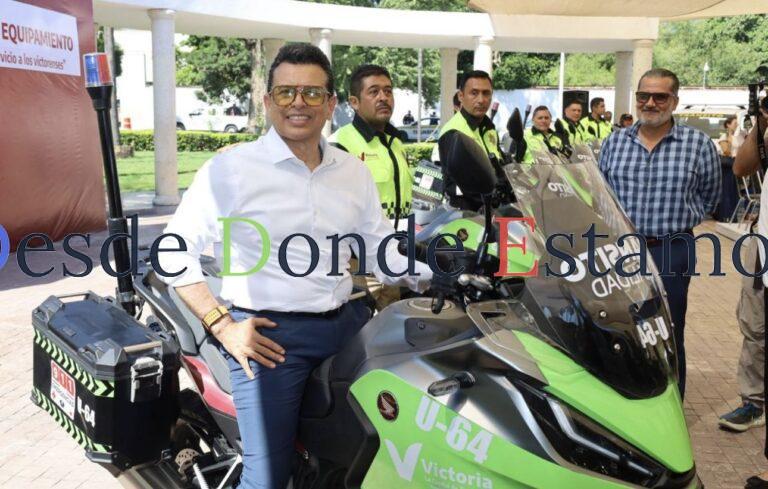 Entrega alcalde 23 unidades motrices a áreas prioritarias del municipio