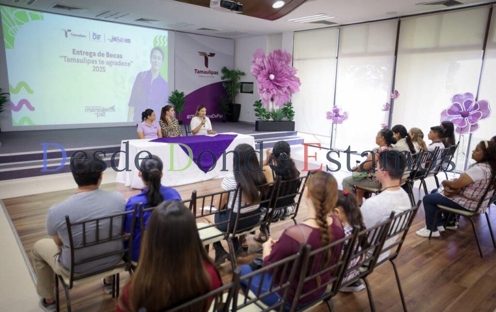 Entregan beca “Tamaulipas te agradece” a jóvenes de 39 municipios