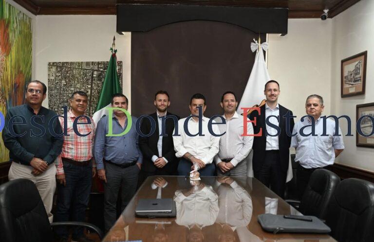 Recibe Gattás a empresarios del Grupo SOLAQ