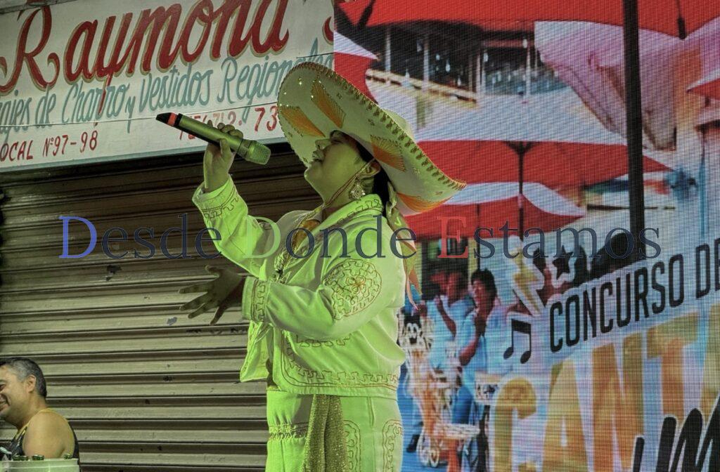 Realizan 5ª jornada del concurso de karaoke en el mercado “Maclovio Herrera”