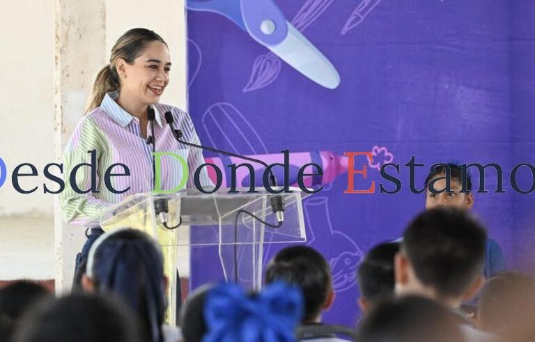 Llevan Lucy y Lalo útiles escolares a alumnos de primaria de El Olivo