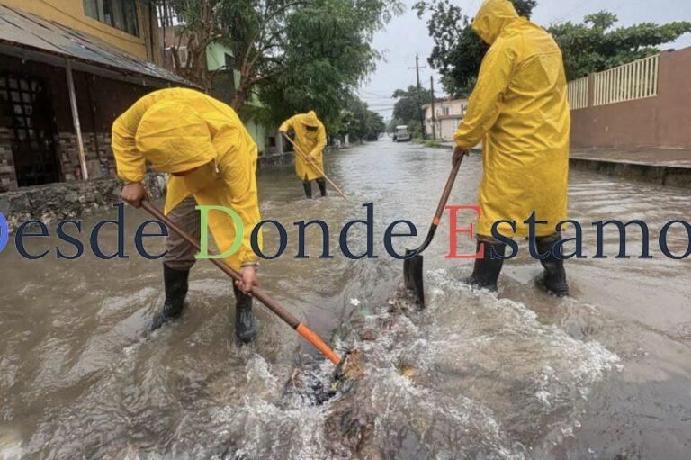 Auxilian a la población por intensa lluvia