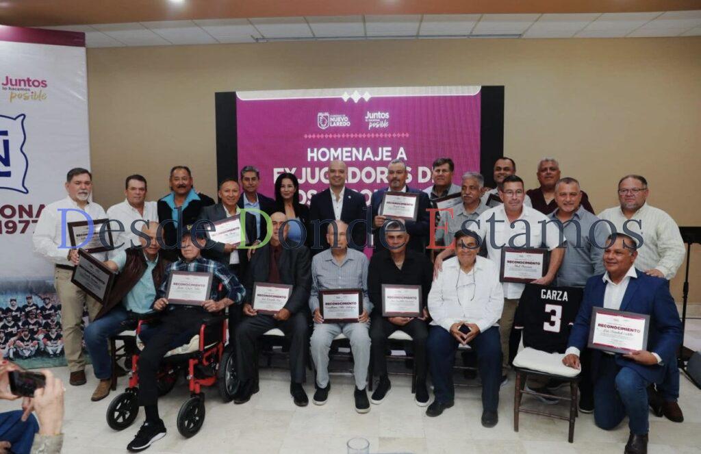 Homenaje a campeones históricos de Tecolotes de los dos Laredos