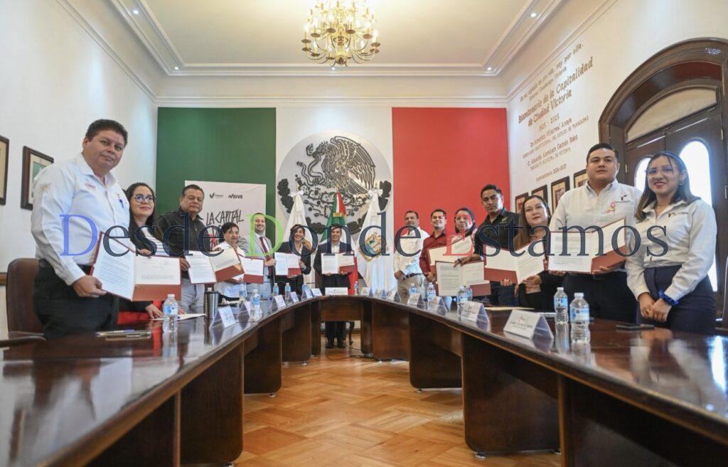 Firma convenio Instituto Victorense de la Juventud con escuelas