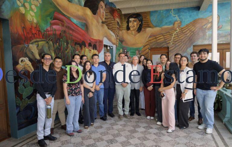 Visitan Alumnos de la Universidad La Salle Victoria la presidencia
