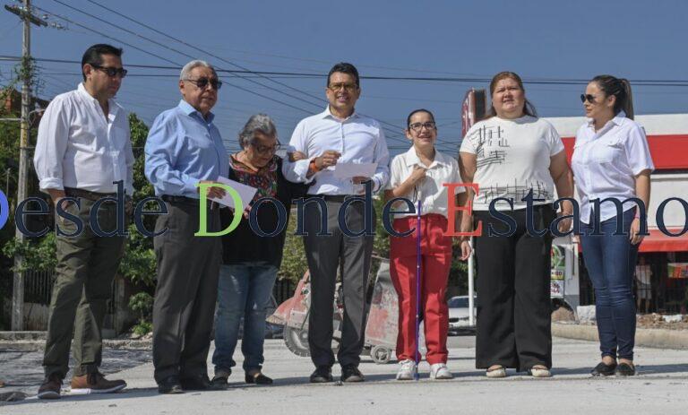 Supervisa Lalo Gattás pavimentación en la colonia Sierra Madre