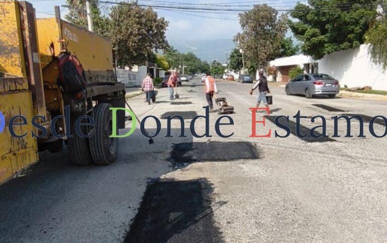 Cuadrillas siguen eliminando baches de avenidas y calles de Victoria