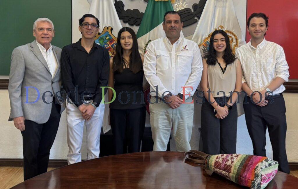Visitan Alumnos de la Universidad La Salle Victoria la presidencia.