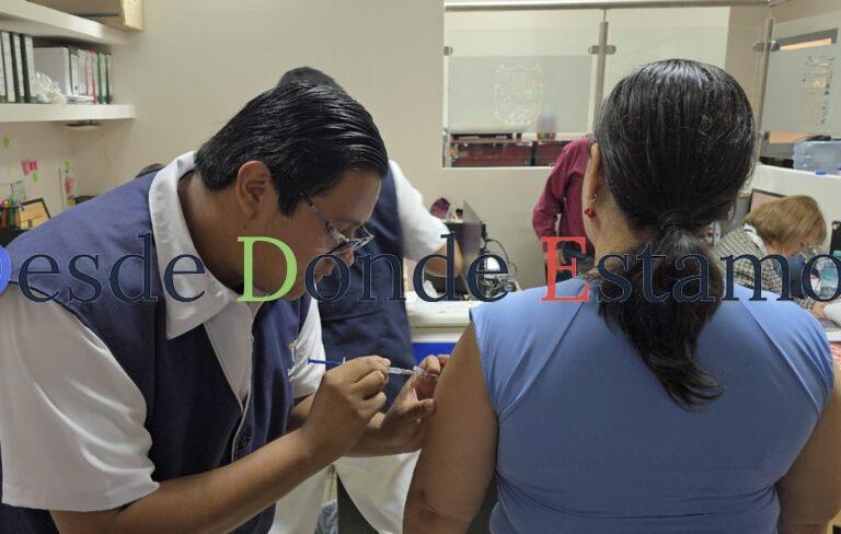 Invita SST a vacunarse contra influenza, COVID-19 y neumococo