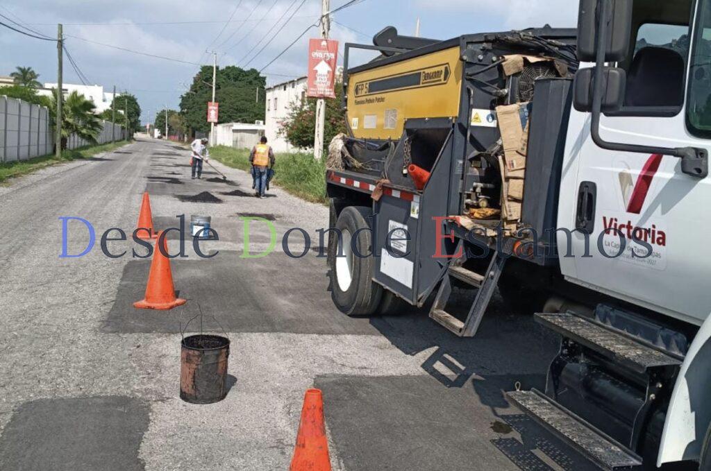 Cuadrillas siguen eliminando baches de avenidas y calles de Victoria