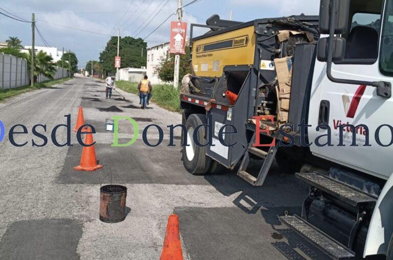 Cuadrillas siguen eliminando baches de avenidas y calles de Victoria