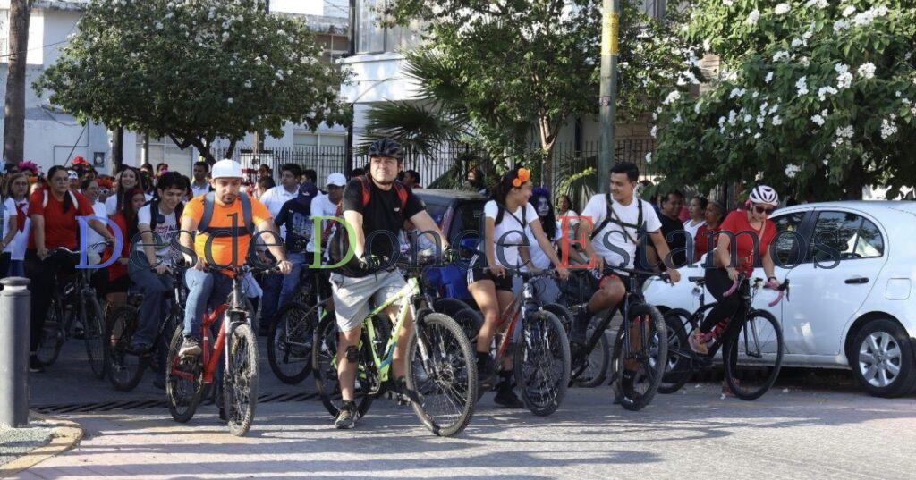 Participan docentes y estudiantes en Rodada y Carrera