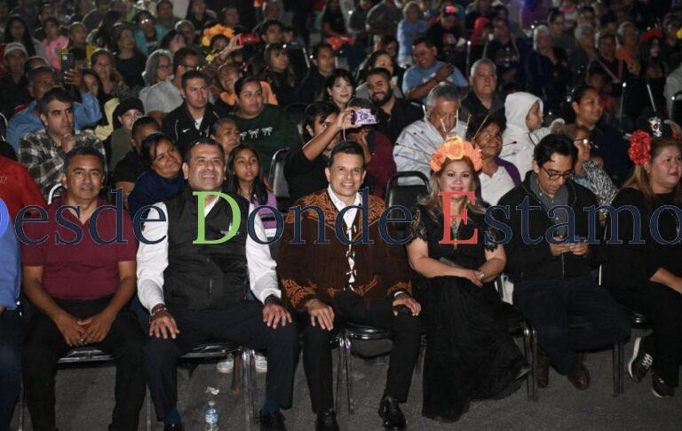 Entre colores y tradición, celebran Lalo y Lucy festival de Día de Muertos