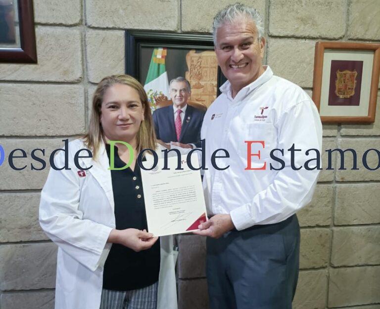 Entrega secretario de Salud nombramientos a funcionarios