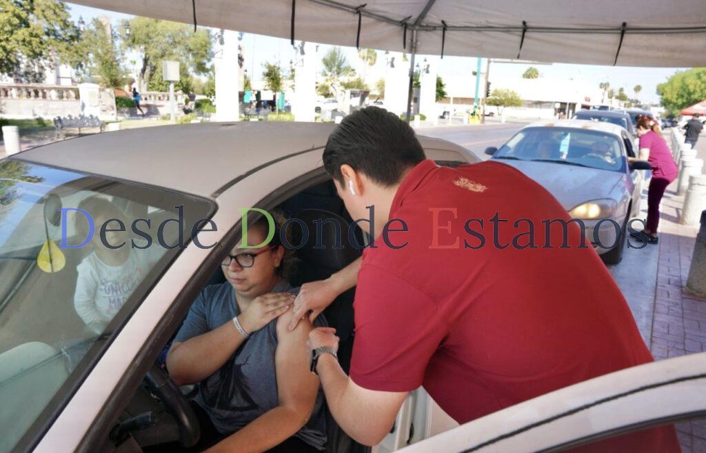 Gran respuesta ciudadana en jornada de vacunación drive thru