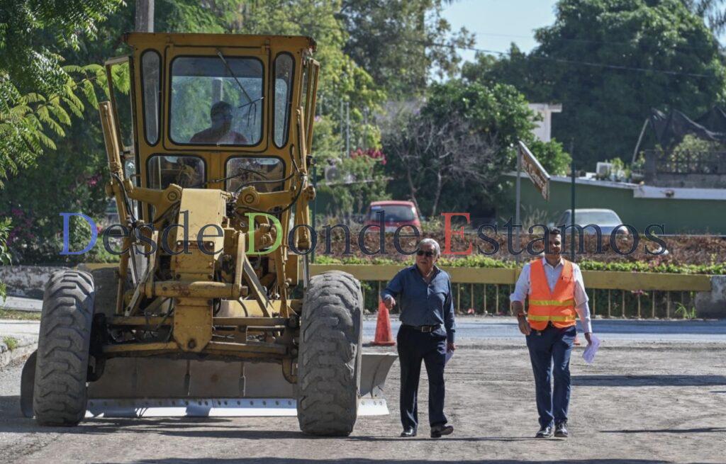 Supervisa alcalde avance de obras de pavimentación asfáltica