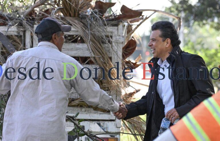 Embellece Municipio la Capital para temporada navideña