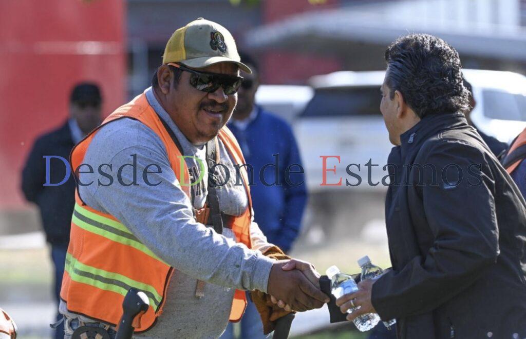 Embellece Municipio la Capital para temporada navideña