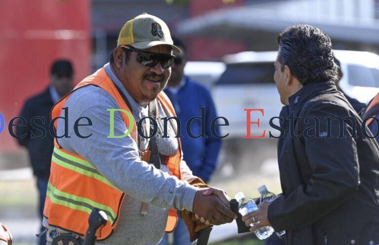 Embellece Municipio la Capital para temporada navideña