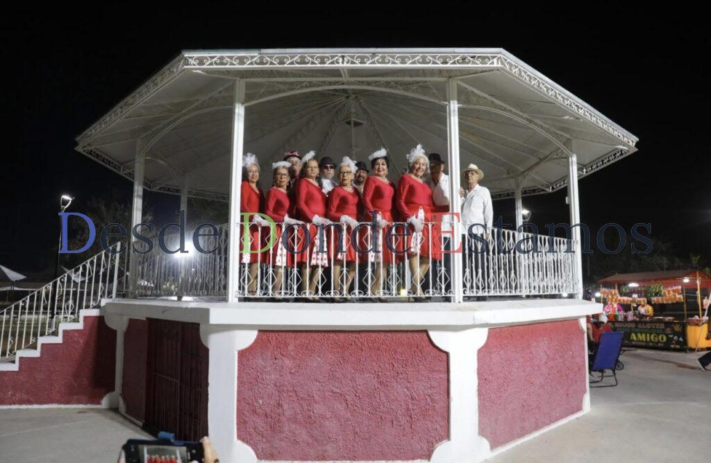 Disfrutan familias del Parque Mendoza