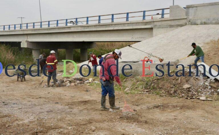 Realiza Servicios Públicos Primarios limpieza en Villas de San Miguel