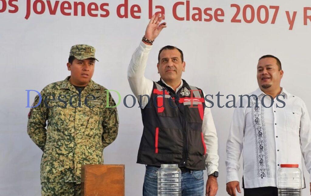 Jóvenes de Victoria cumplen y asisten a sorteo de Servicio Militar