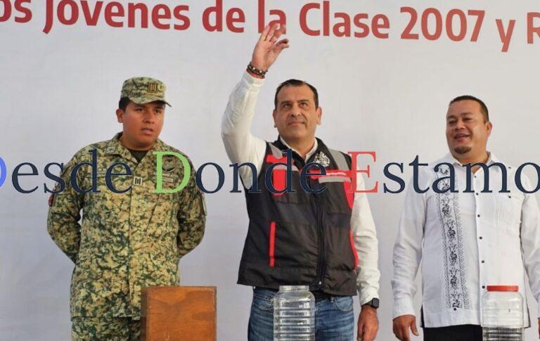 Jóvenes de Victoria cumplen y asisten a sorteo de Servicio Militar