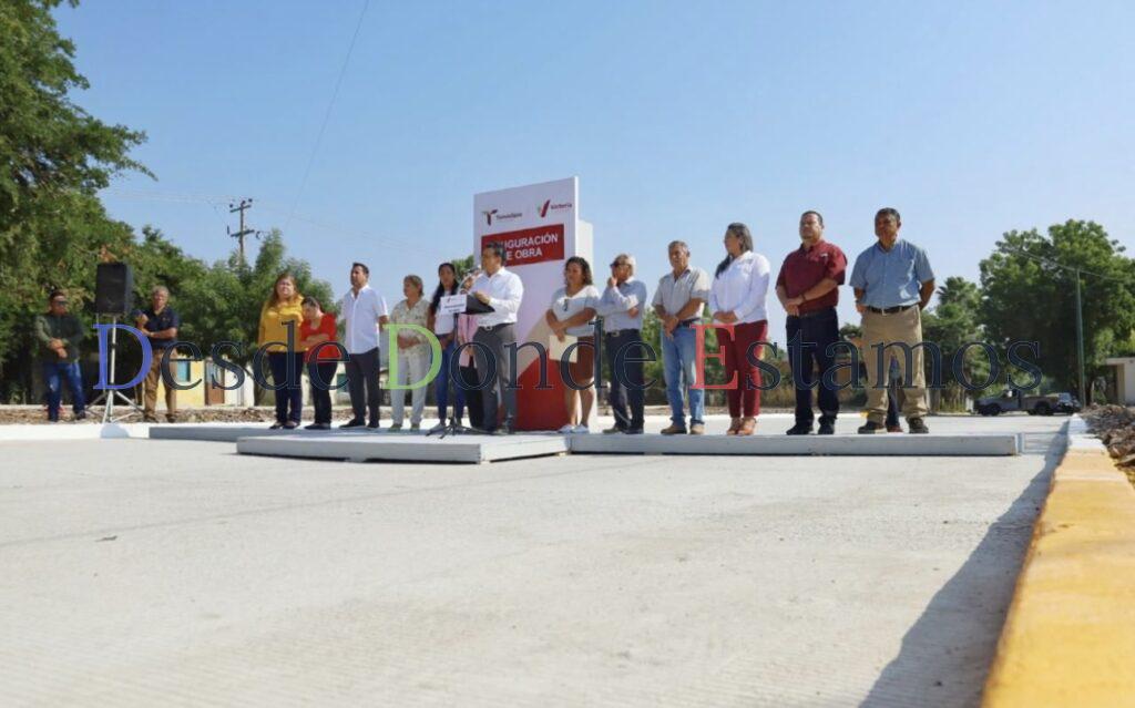 Entrega alcalde calle pavimentada con concreto hidráulico en la Col. Sierra Madre