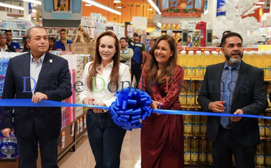 Inaugura Carmen Lilia la tienda 10 de SMART