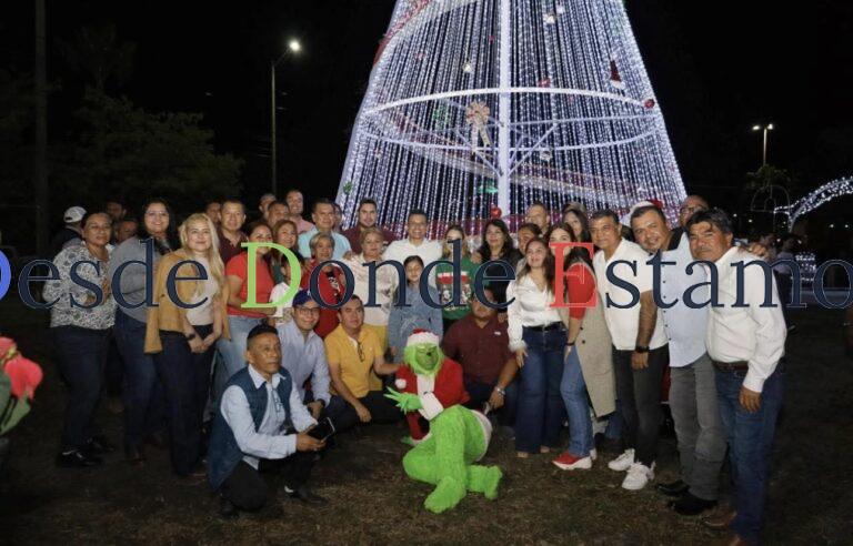 Encienden Lucy y Lalo Gattás fiestas navideñas en la Capital