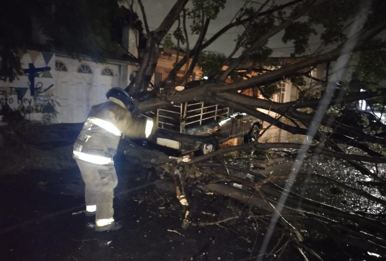 Atiende Protección Civil afectaciones por intensa lluvia