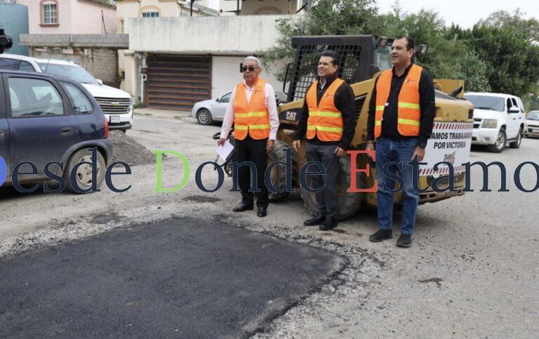 Supervisa alcalde Lalo Gattás trabajo de bacheo en la Miguel Alemán
