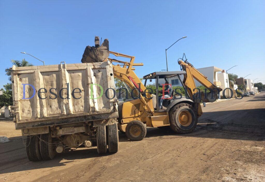 Mejora Municipio movilidad en calles de colonias y caminos ejidales