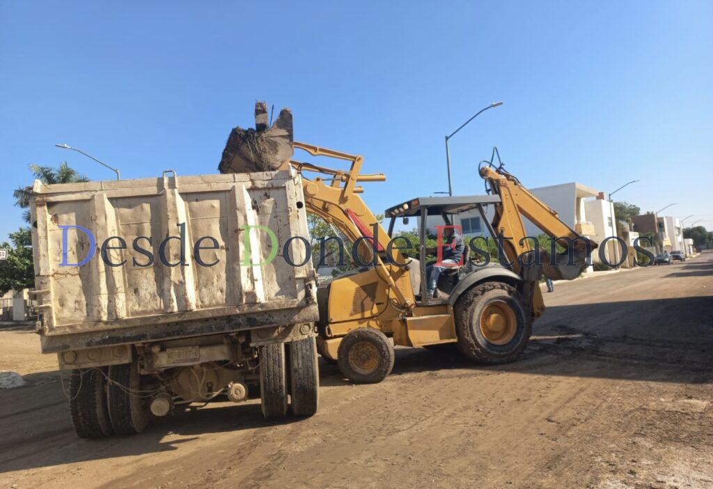 Mejora Municipio movilidad en calles de colonias y caminos ejidales