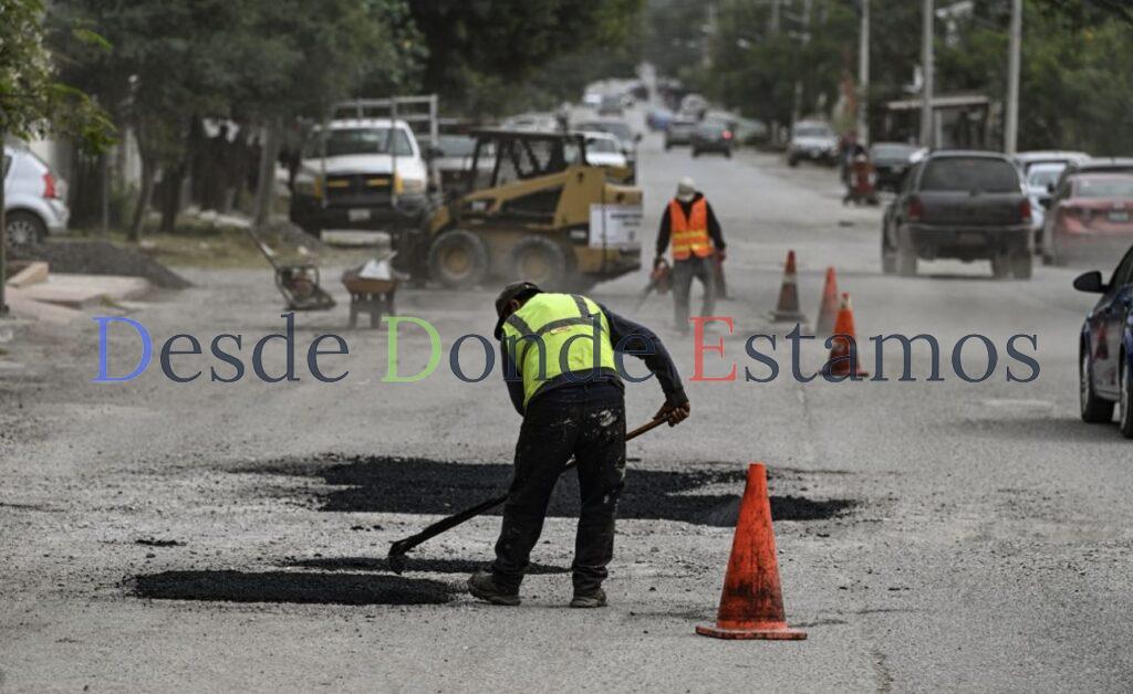 Supervisa alcalde Lalo Gattás trabajo de bacheo en la Miguel Alemán