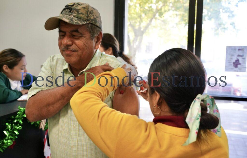Rsponden familias a campaña de vacunación