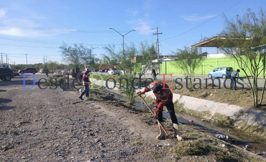 Realizan trabajo de limpieza en canal de colonia Américo Villarreal